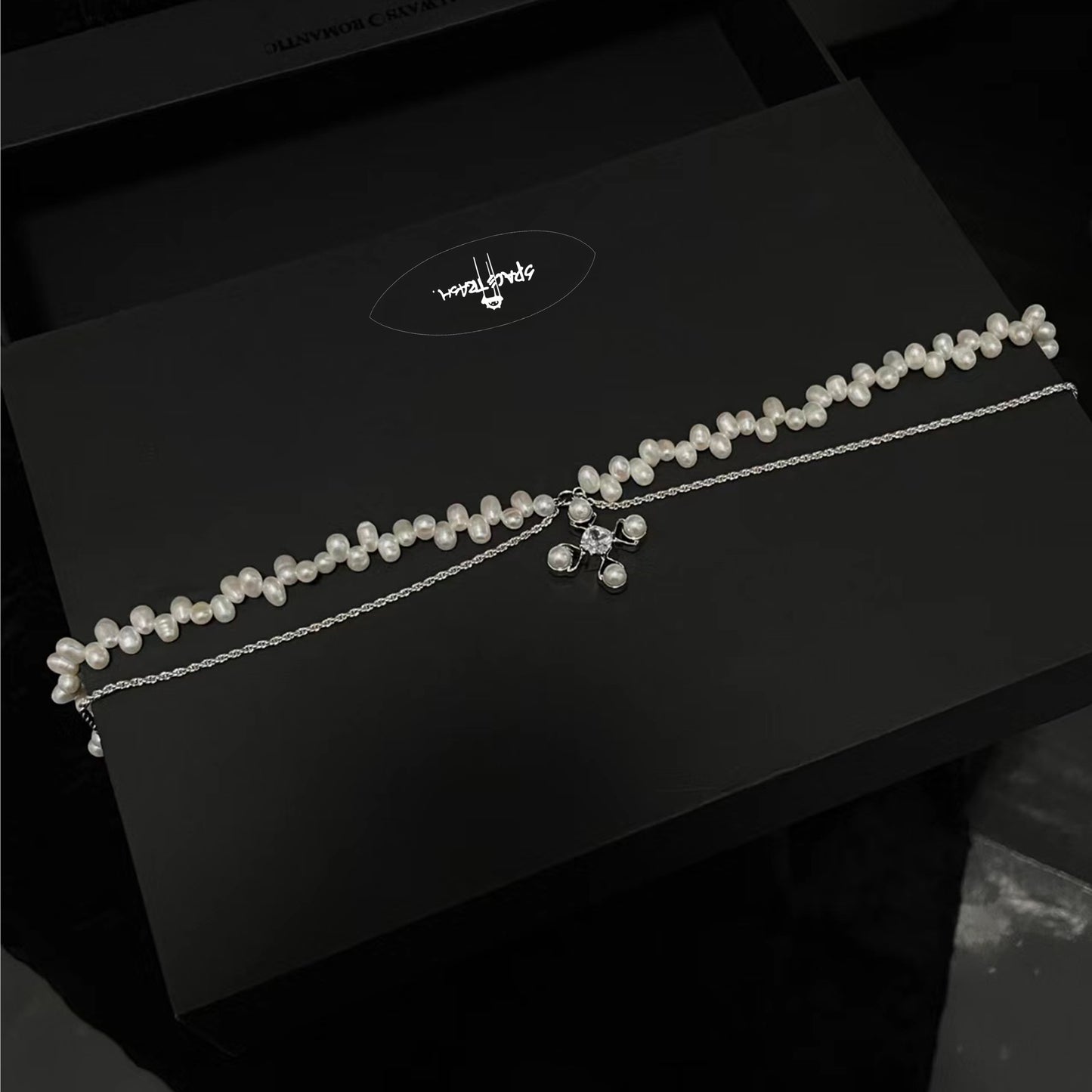 828 Elite Collection
CRUCIFORM FLOWER