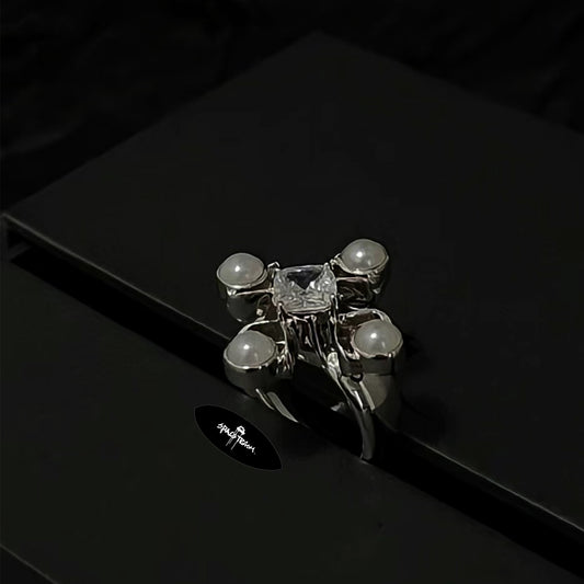 CRUCIFORM FLOWER RING